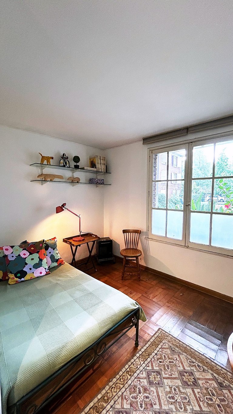 Private bedroom Las Condes, El Golf, | ChileWithYou