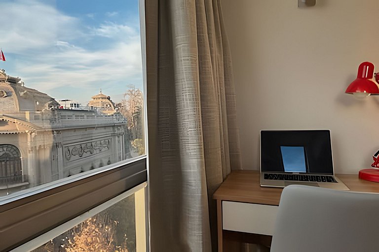 Studio above Fine Arts Museum, metro 3 min | ChileWithYou