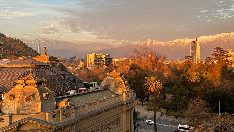 Studio Bellas Artes, vista Andes y Museo | ChileWithYou