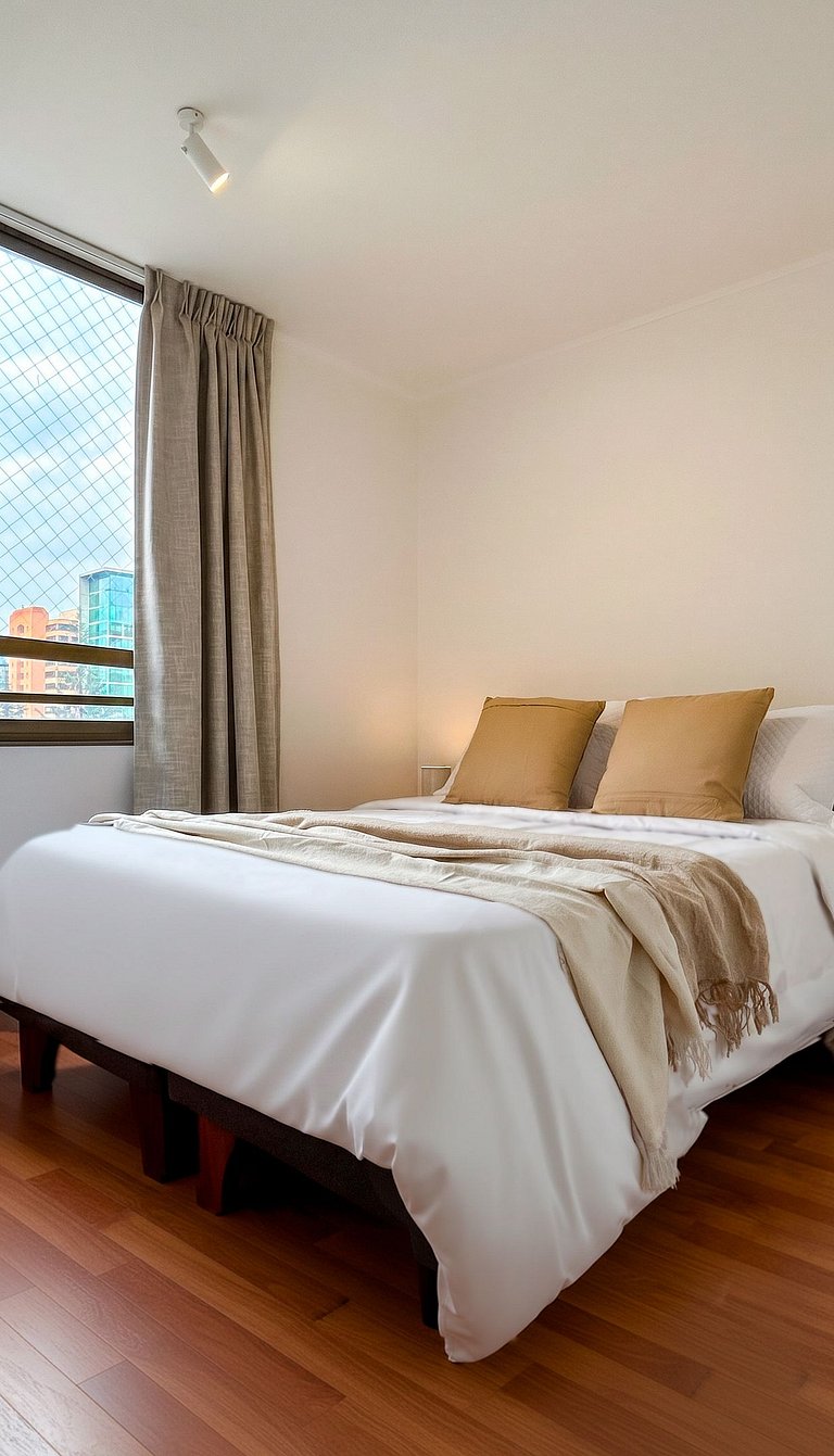 Apt Las Condes, Andes view, Escuela Militar | ChileWithYou