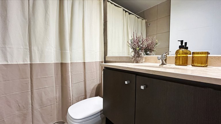 Depto Las Condes, cama king, parking, Escuela Militar | Chil