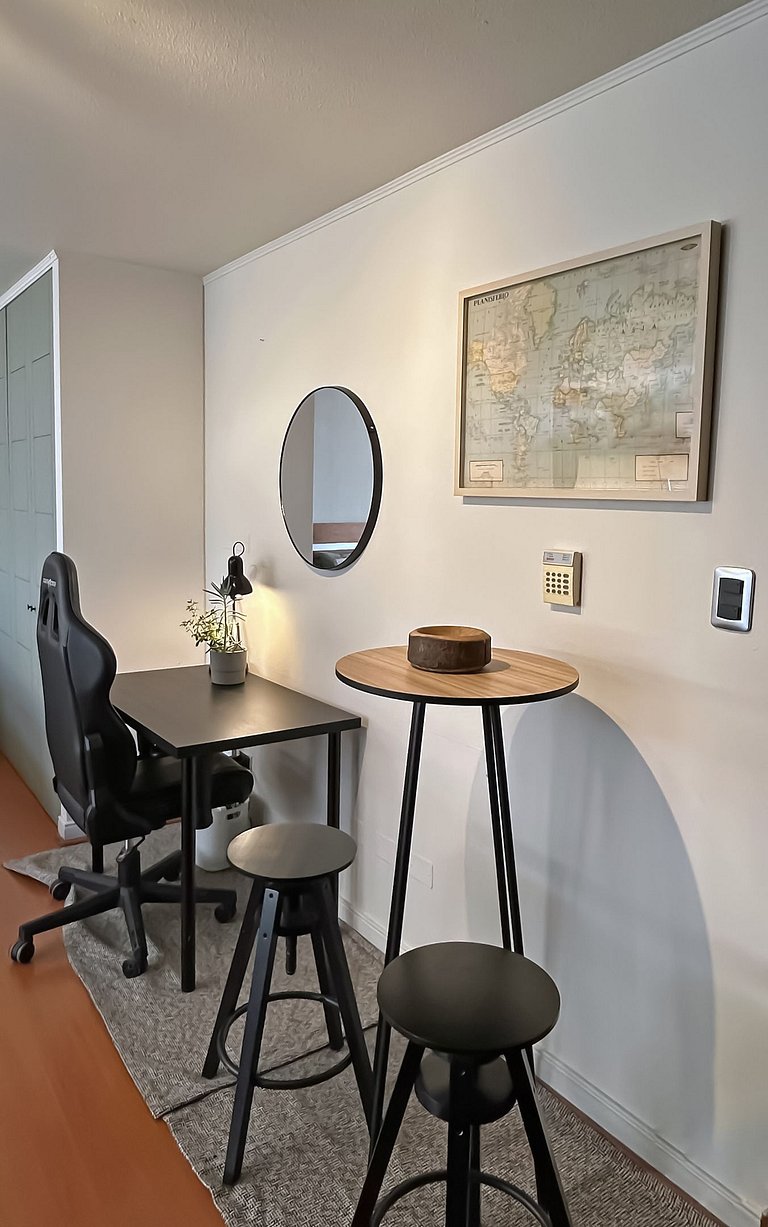 Apt Las Condes, king bed, parking, Escuela Militar | ChileWithYou