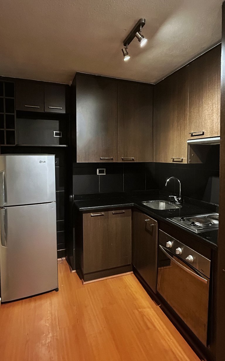 Apt Las Condes, king bed, parking, Escuela Militar | ChileWithYou